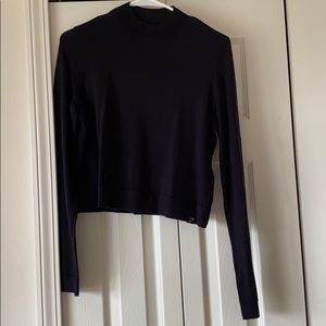 Gym shark crop sweater